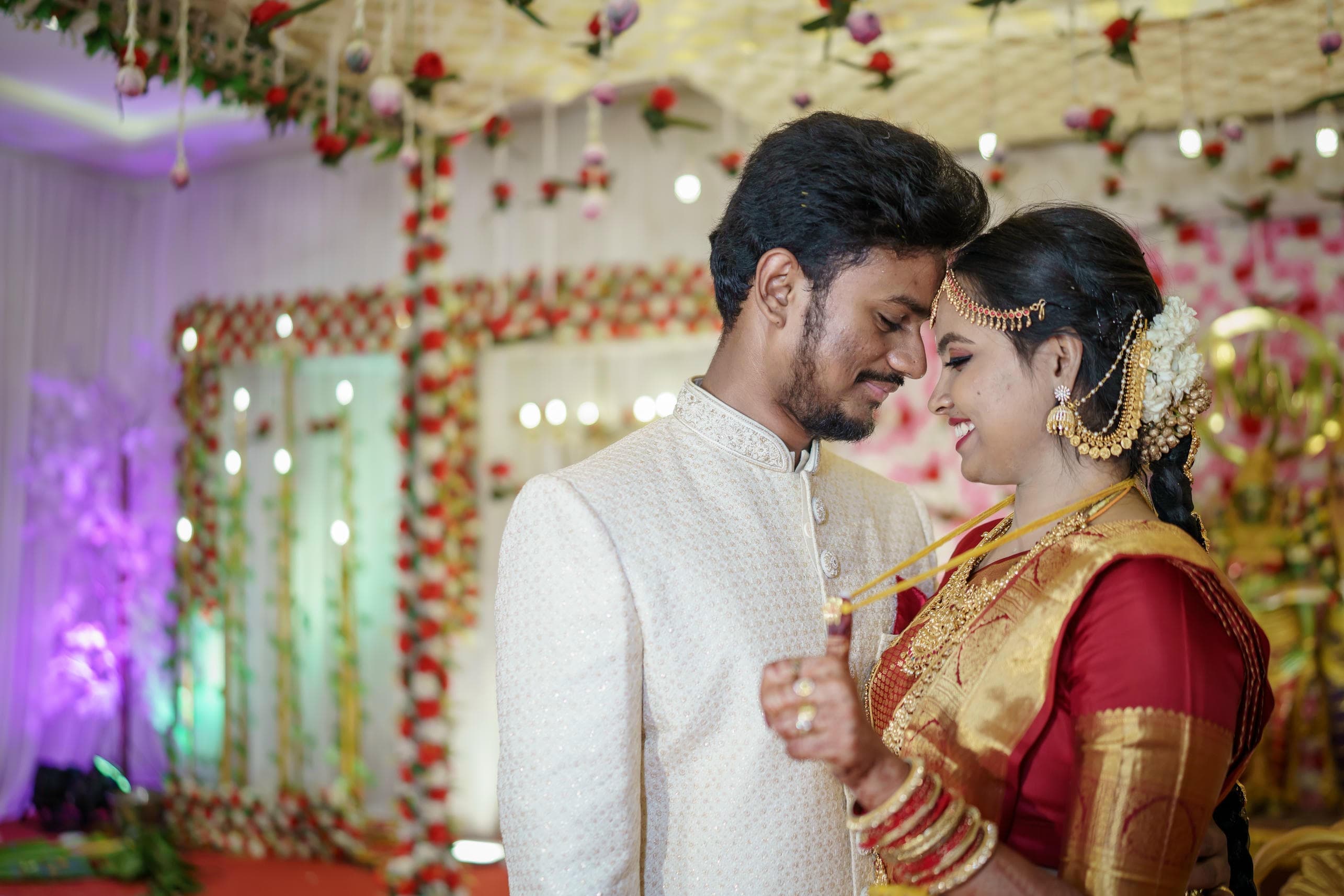 Candid wedding photographers in Coimbatore natural wedding ceremony moments