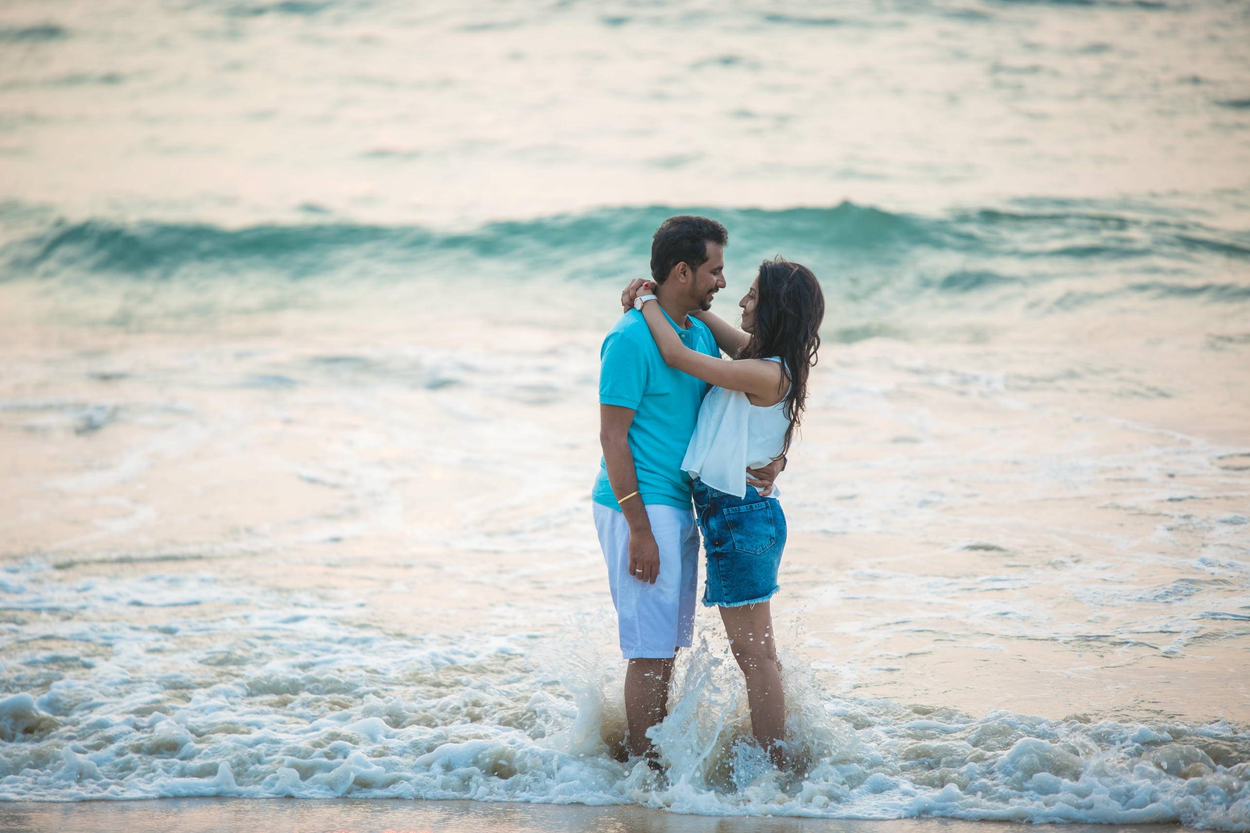 Couple at a scenic pre wedding photoshoot location